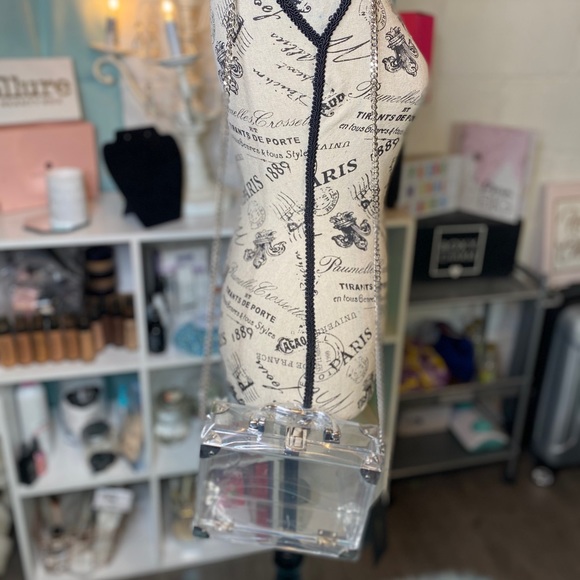 !!SOLD!! SOLD!! Purses - Picture 10 of 11